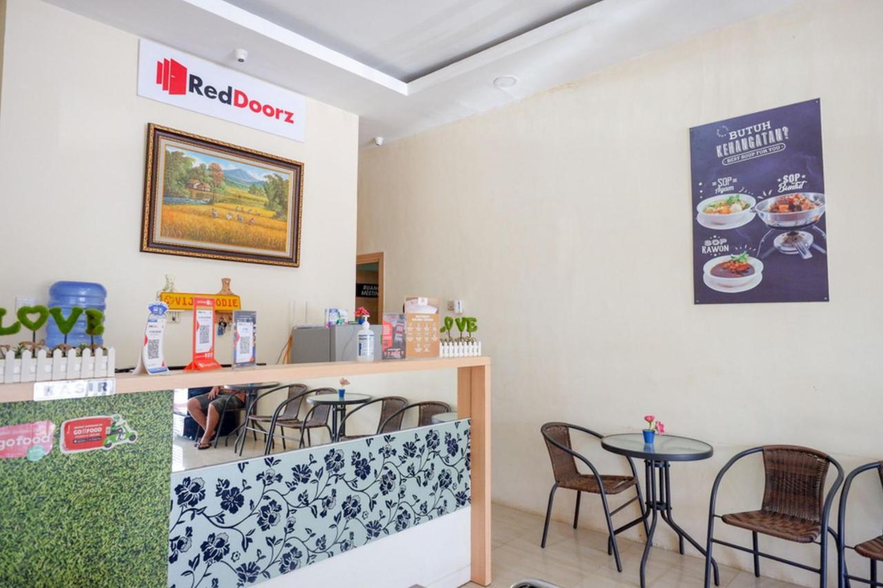 Reddoorz Plus @ Losari Makasar Exteriér fotografie