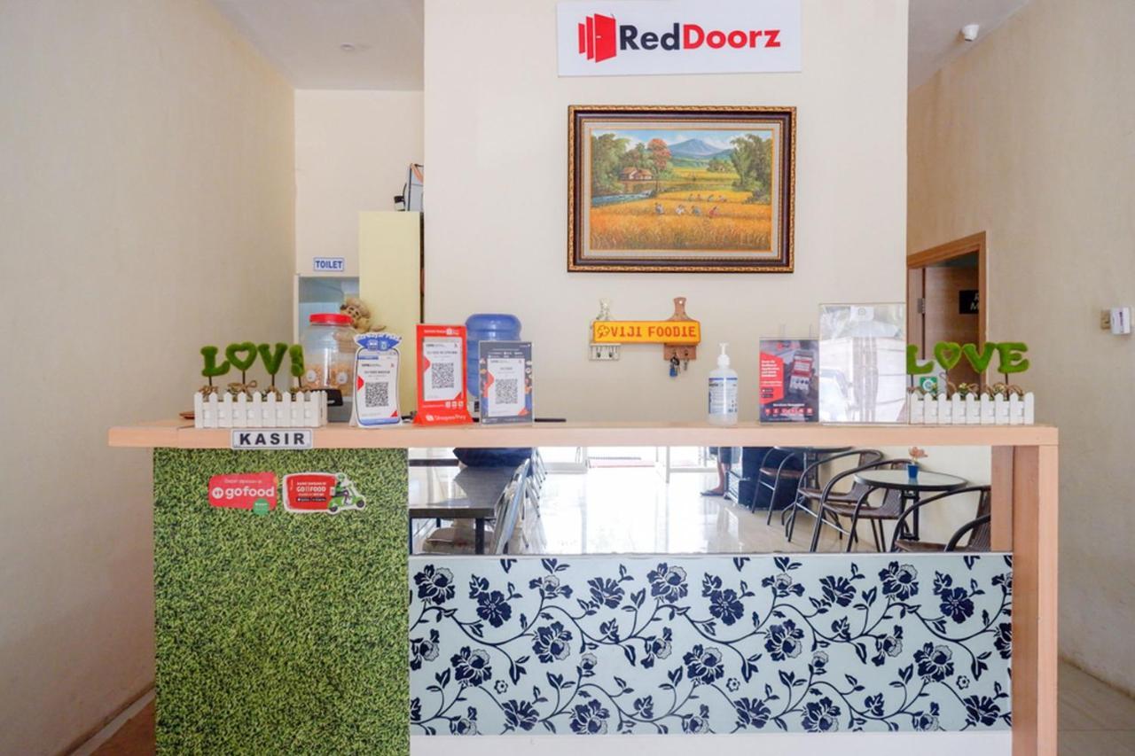 Reddoorz Plus @ Losari Makasar Exteriér fotografie